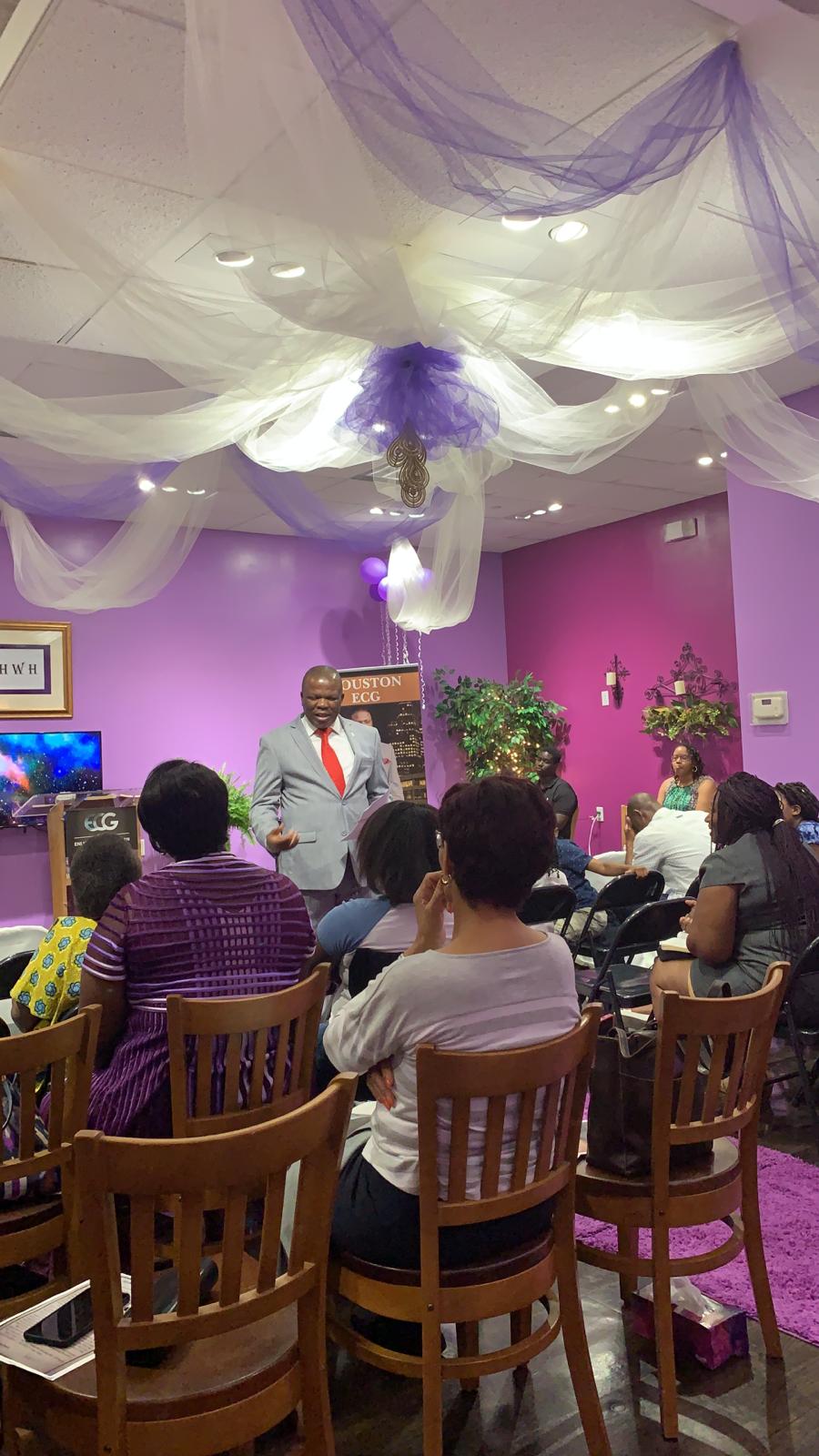 Pastor Isaiah ministering in Houston, Texas (USA)